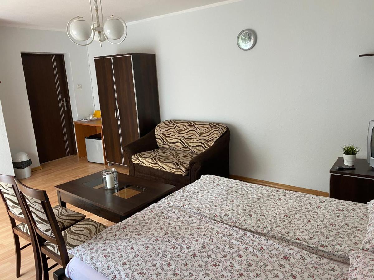 Hotel Pod Borowikiem Grzybowo  Esterno foto